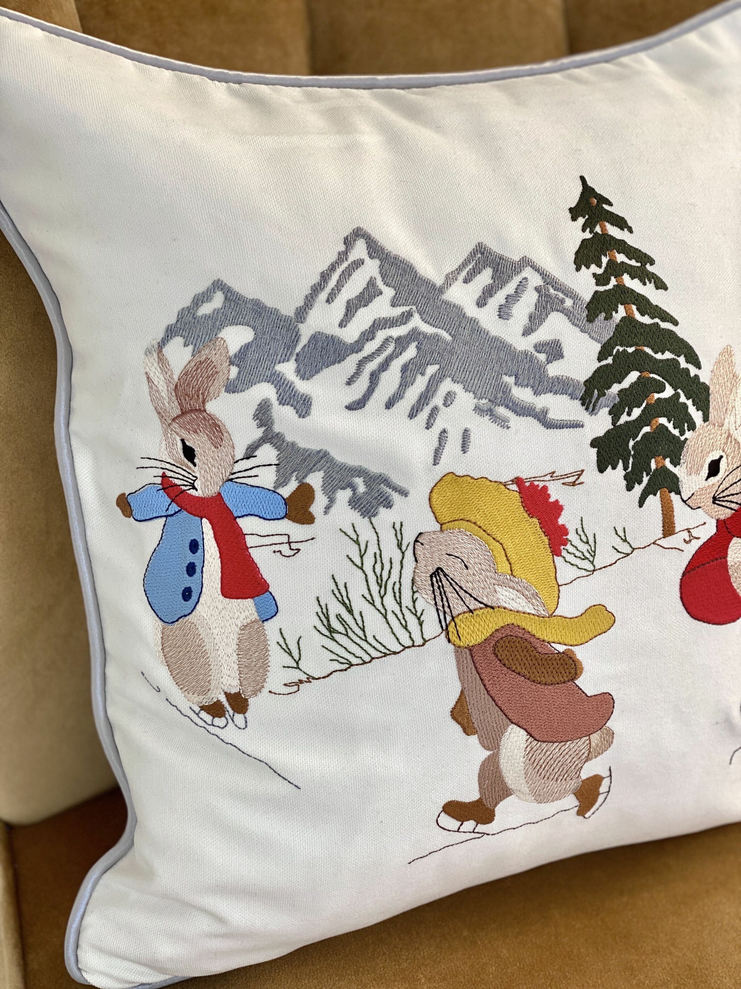 Наволочка одностороння з вишивкою RABBITS, 45x45, Квадратна, Новорічний, Вишивка, 100% поліестер, Односторонній - фото 5
