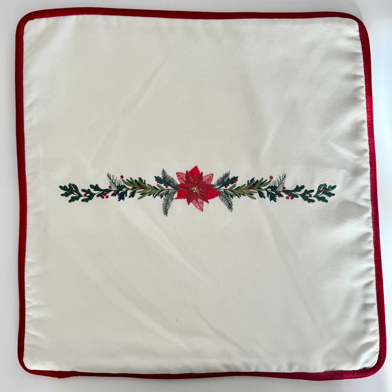 Наволочка одностороння з вишивкою POINSETTIA, 45x45, Квадратна, Новорічний, Вишивка, 100% поліестер, Односторонній