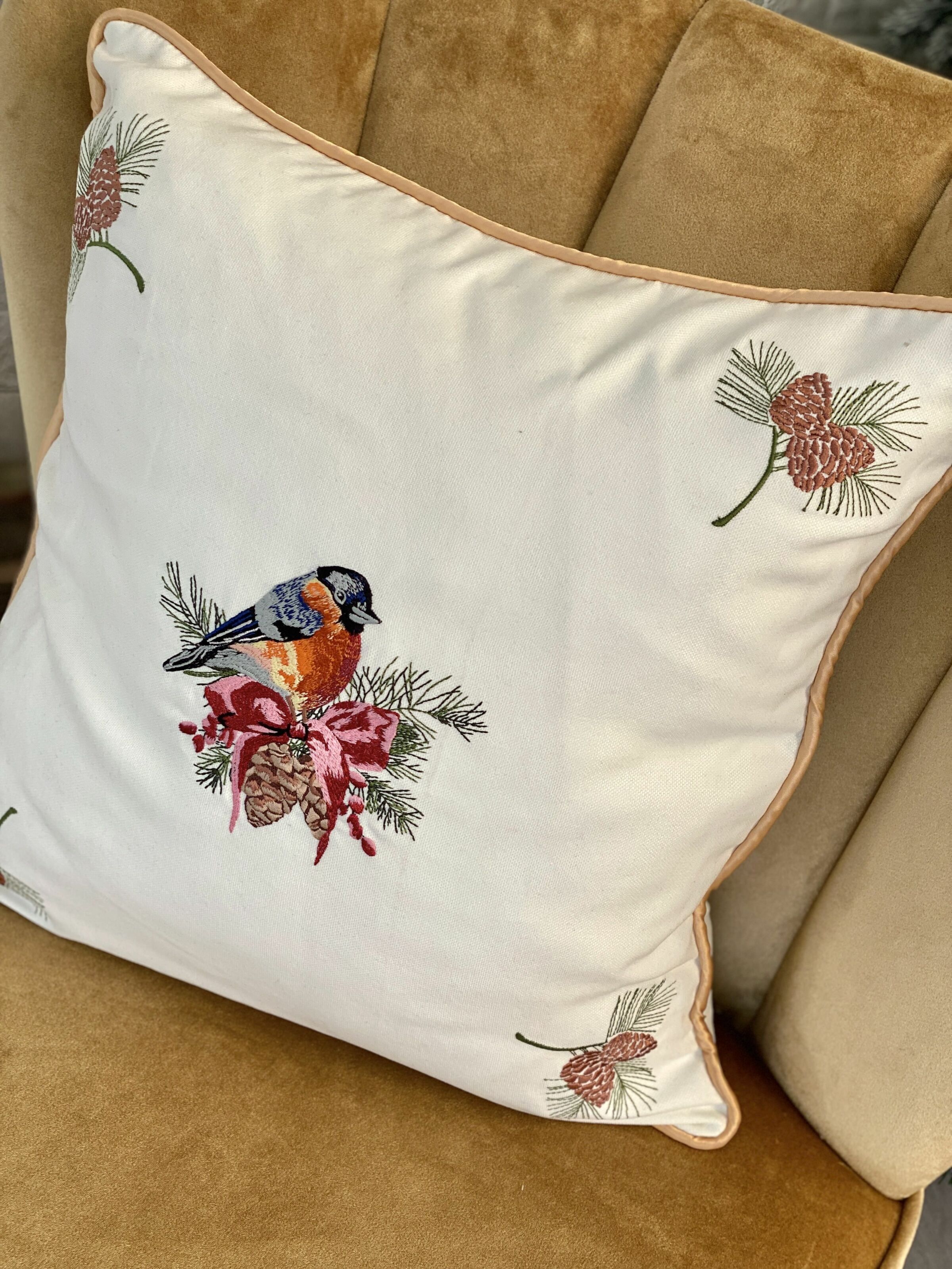 Наволочка одностороння з вишивкою BULLFINCH, 45x45, Квадратна, Новорічний, Вишивка, 100% поліестер, Односторонній - фото 4