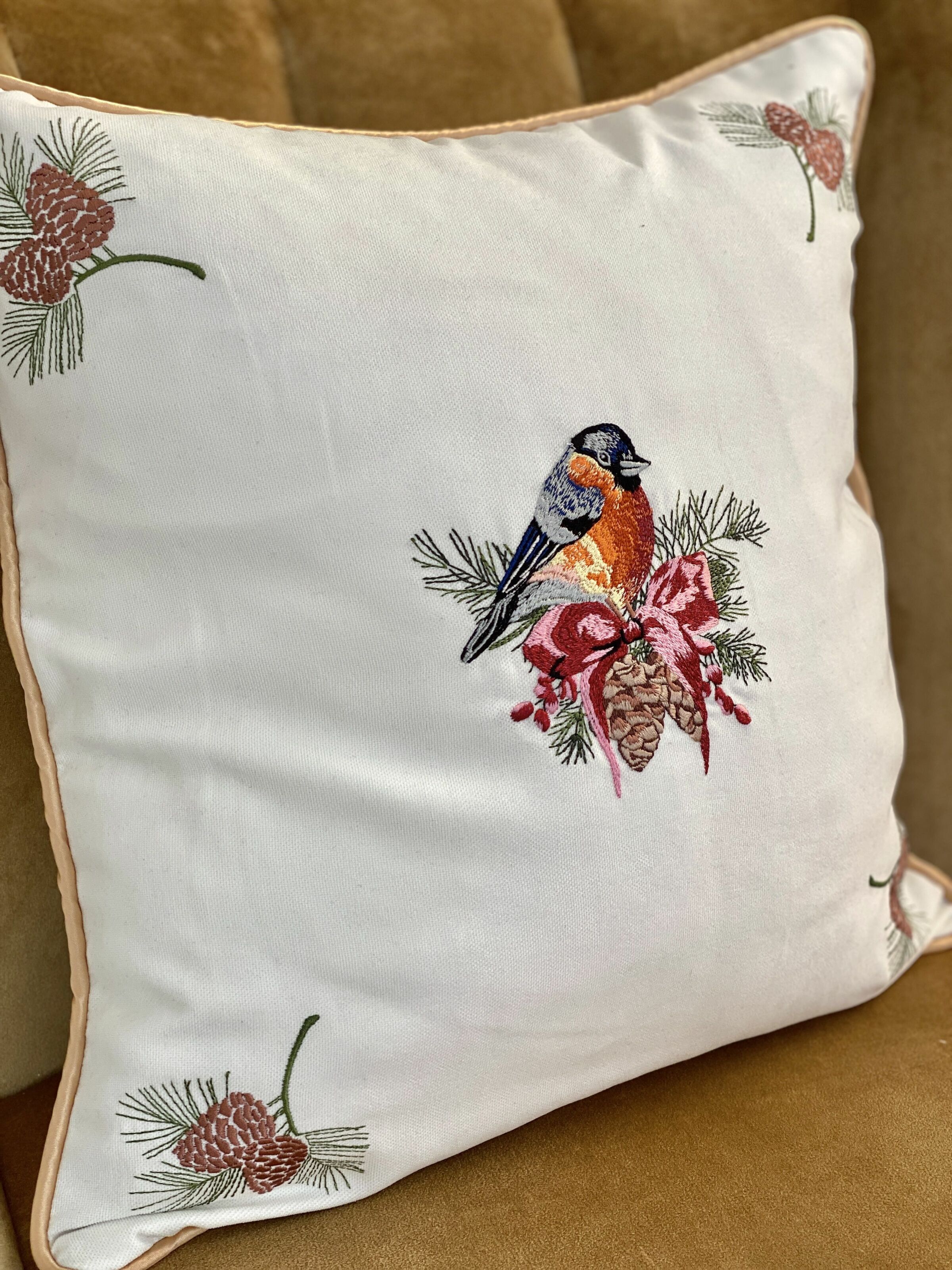 Наволочка одностороння з вишивкою BULLFINCH, 45x45, Квадратна, Новорічний, Вишивка, 100% поліестер, Односторонній - фото 5