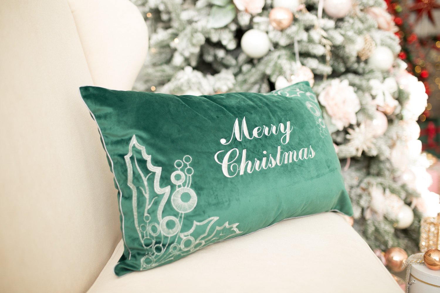 Наволочка новорічна оксамитова вишивана NOV01S "Merry Christmas", 42x65, Прямокутна, Новорічний, Вишивка, 100% поліестер, Односторонній - фото 8
