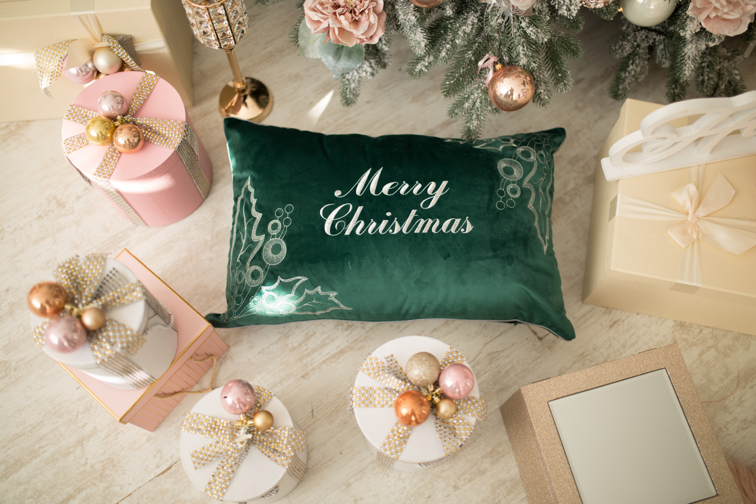Наволочка новорічна оксамитова вишивана NOV01S "Merry Christmas", 42x65, Прямокутна, Новорічний, Вишивка, 100% поліестер, Односторонній - фото 7