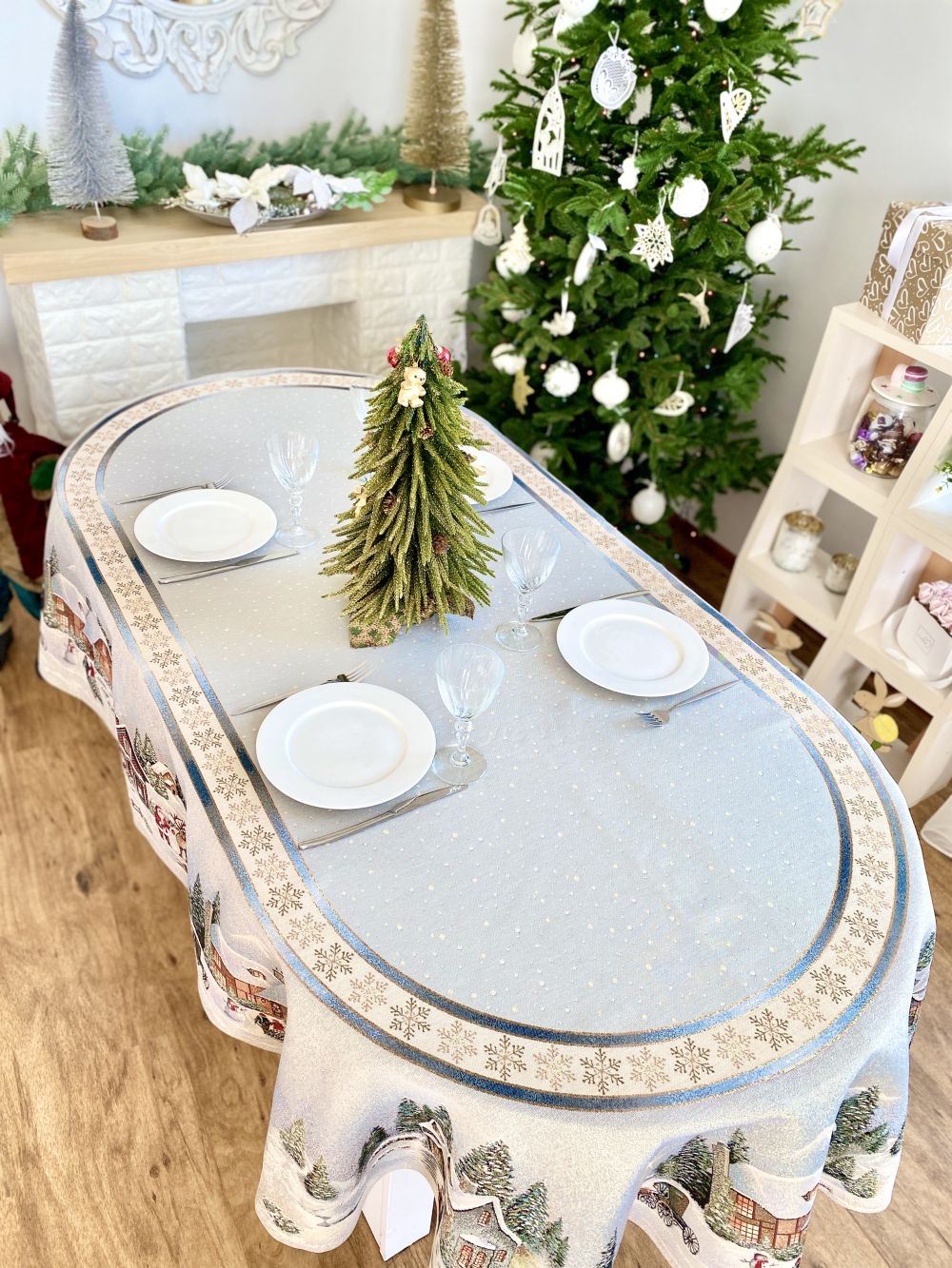 Скатертина гобеленова овальна OVAL723 Різдво в Карпатах Limaso, 160x220, Овальна, Новорічний, Золотий люрекс, 70% поліестер, 23% бавовна, 3% акрил, 4% металеве волокно, Гобелен - фото 4