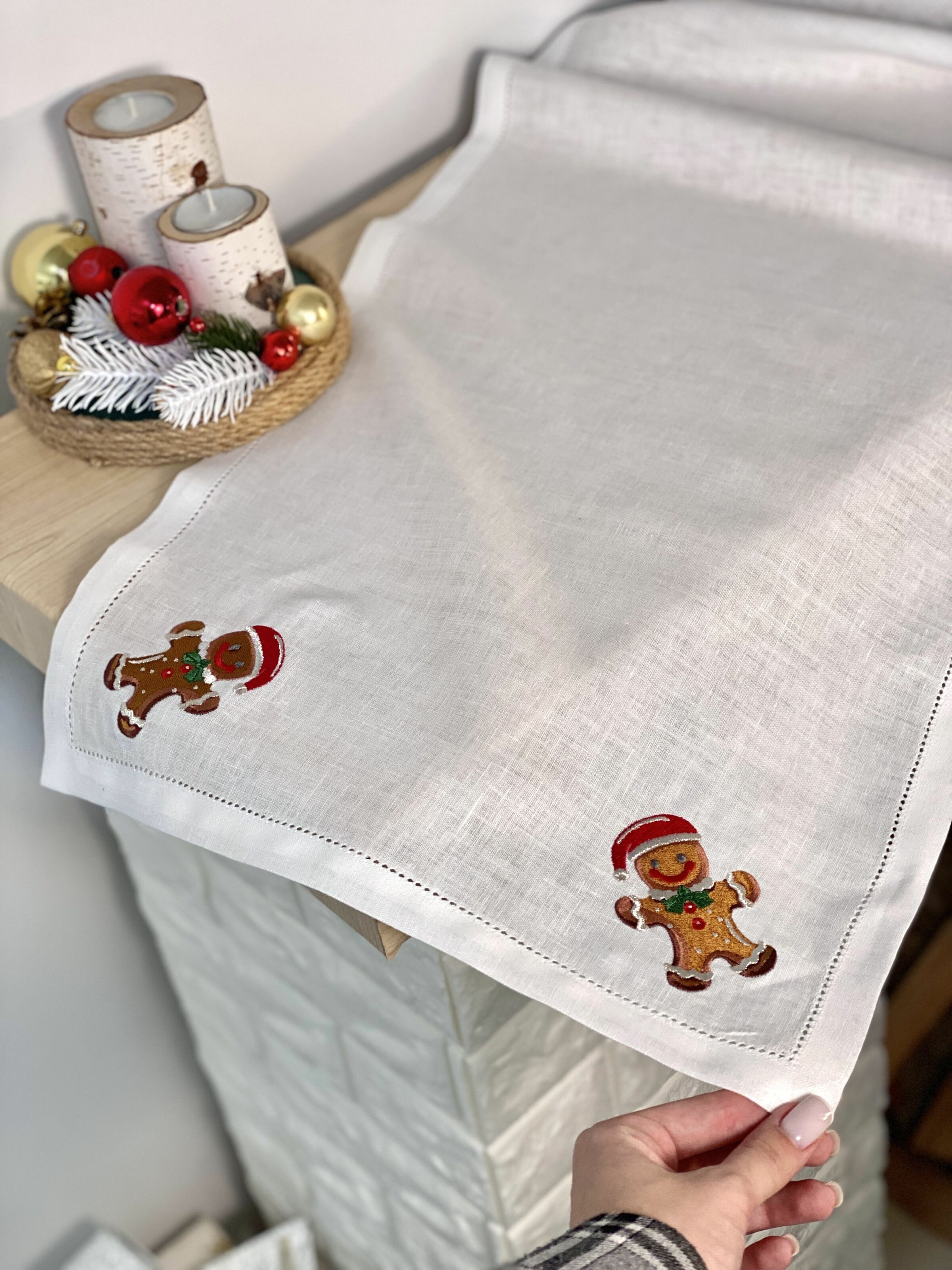 Доріжка на стіл з вишивкою GINGERBREAD MAN, 40x140, Прямокутна, Новорічний, Вишивка, 100% льон